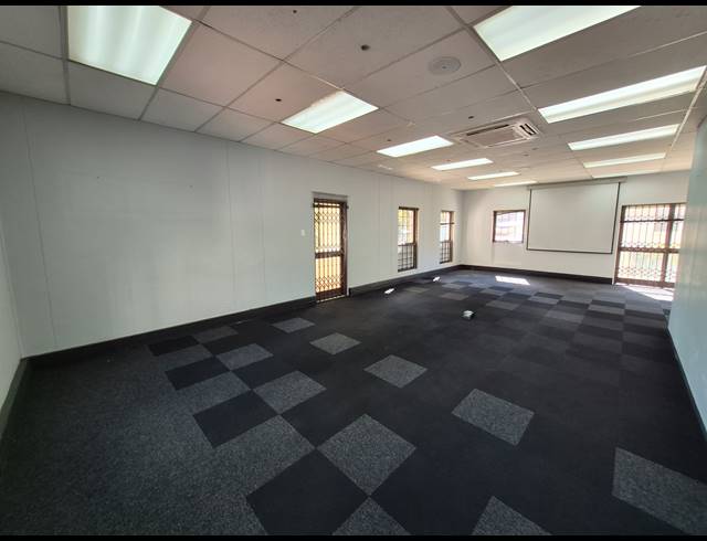 905M² OFFICE TO LET IN WOODMEAD